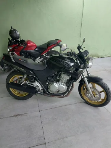 CB500 2002 preta carburada