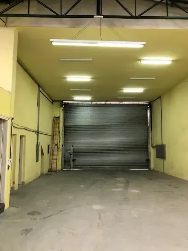 Galpão/Depósito/Armazém para aluguel possui 450 metros quadrados