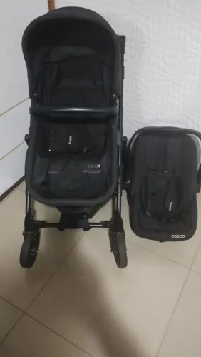 Carrinho bebê conforto ( COSCO)