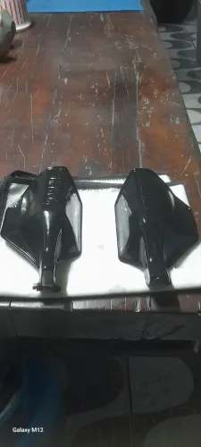 Reservatorio de combustível + protetor de mão o par original da xt 600