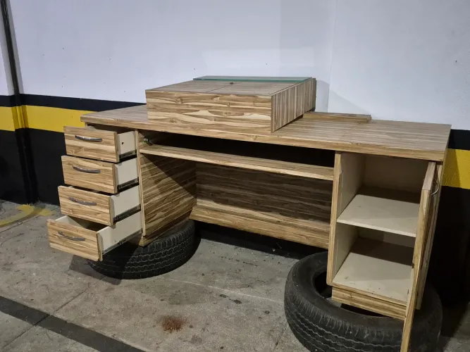 Vendo Mesa para escritório ou portaria de condomínios!