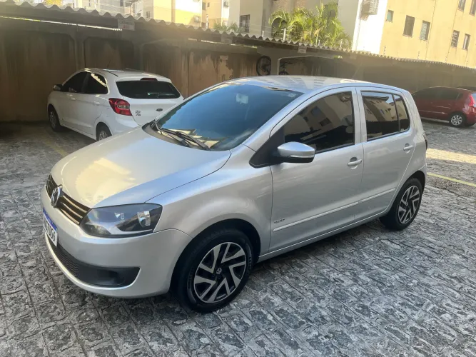 Volkswagen Fox 1.0 MI Total Flex 8V 5P 2012