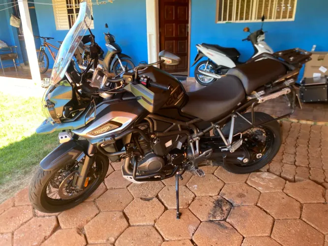 Triunph 1200 XCA EXPLORER