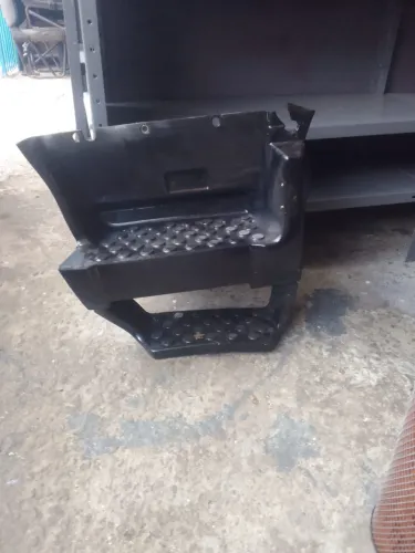 Estribo MB 1715 cara chata