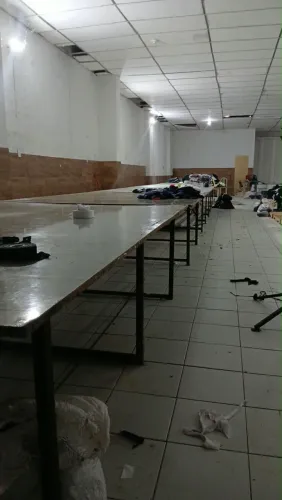Mesa de metalom e MDF