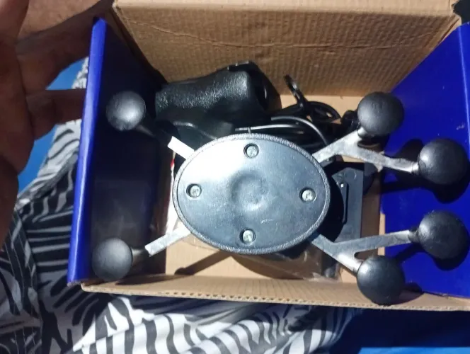 Suporte para motos e bicicletas com carregador 