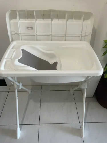 Banheira com suporte e trocador Burigotto ótimo estado