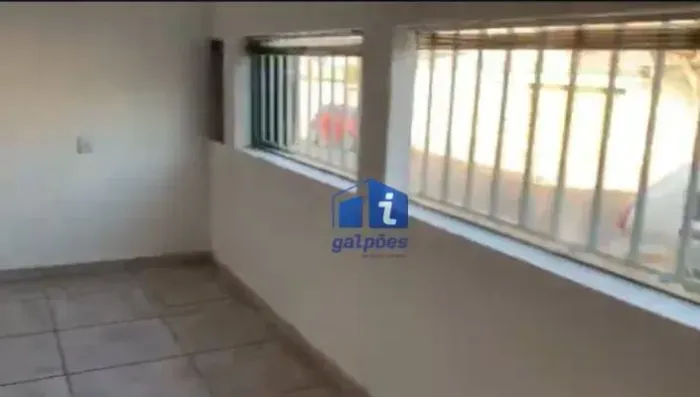 Galpão com 200 m² no bairro Santa Monica, N.396 - R. Carlos Alberto - Belo Horizonte- MG