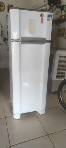 Geladeira esmaltec 330 litros