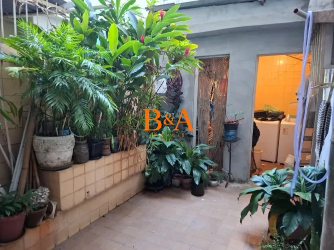 Apartamento térreo com área externa em Copacabana - 143 m²