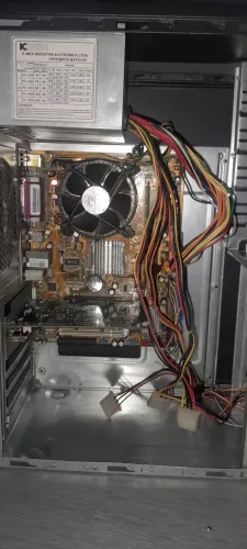 Computador Básico de Mesa Não Acompanha Armazenamento Sem HD ou SSD.