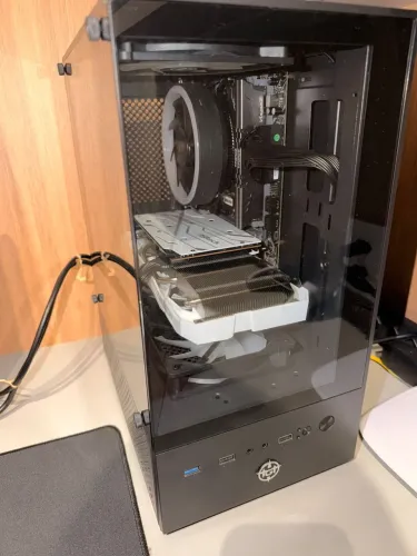 Pc Gamer Pichau Seshat li, Intel 15-10400f, Radeon Rx 6600 (Usado)
