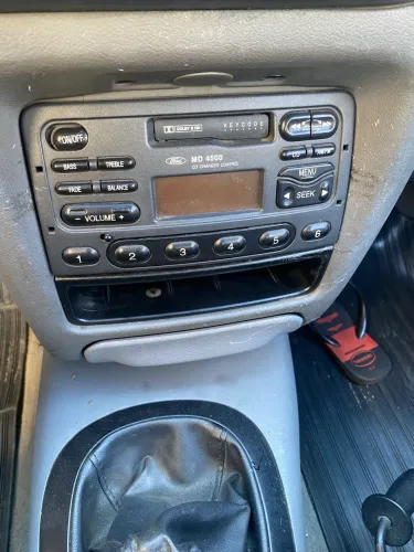 Rádio original Funcionando Escort zetec 