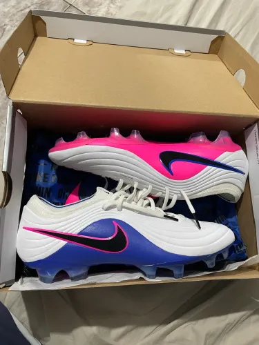 Chuteira Nike tiempo elite