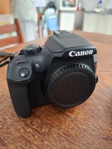 Canon EOS T6