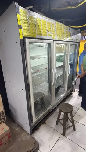 Expositor Refrigerado 3 Portas (Auto-Serviço / Frios e Bebidas) - Funcionando!