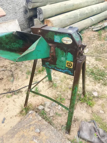 Picadeira com motor aclopado