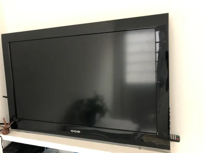 Tv cce modelo antigo por 150 reais