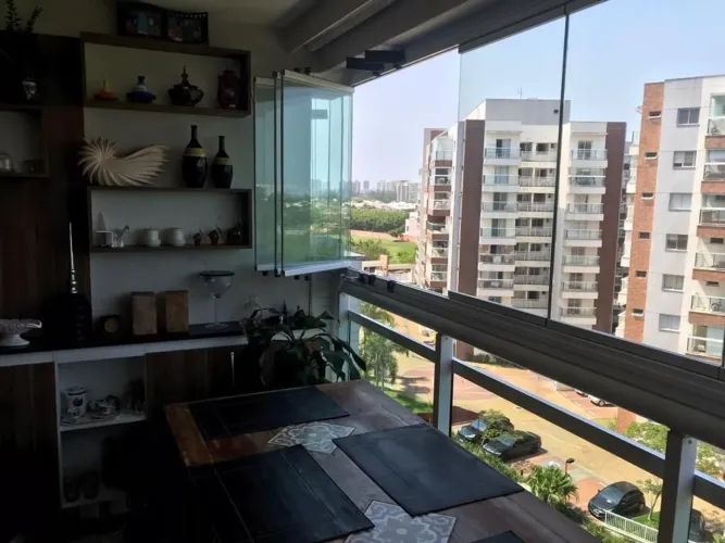 Quatro Paredes vende - Maravilhoso apto no condomínio Alphagreen na Barra da Tijuca