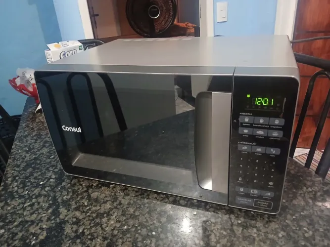 Microondas 34 litros entrego