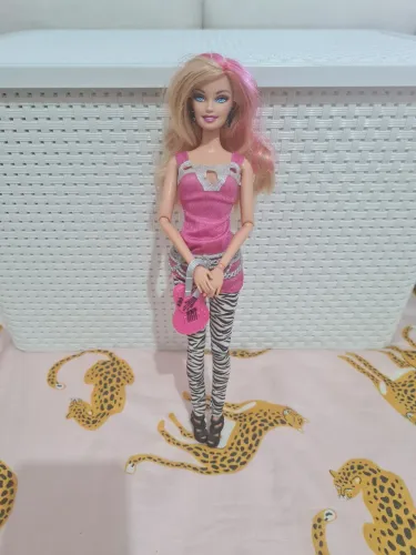 Barbie fashionistas