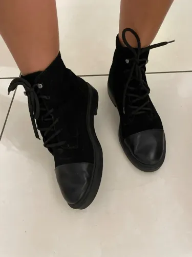 Bota couro Arezzo - numeração 36 