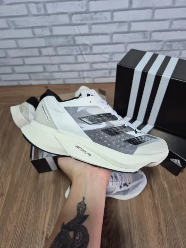 tênis adidas