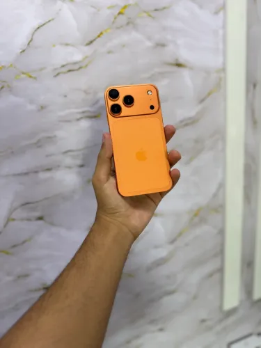 IPHONE XR NA CARCAÇA DO 17 PRO 