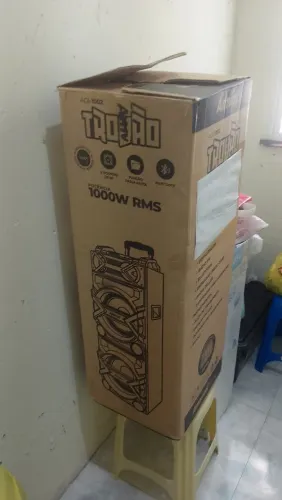Caixa de som muito nova 