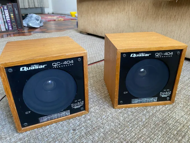 Par Caixas Acústicas Vintage Quasar QC-404 - Laboratory Series