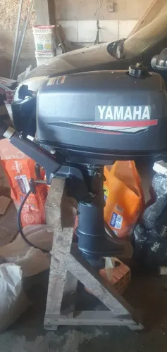 Motor de Popa Yamaha 4HP - Excelente Estado - Muito conservado