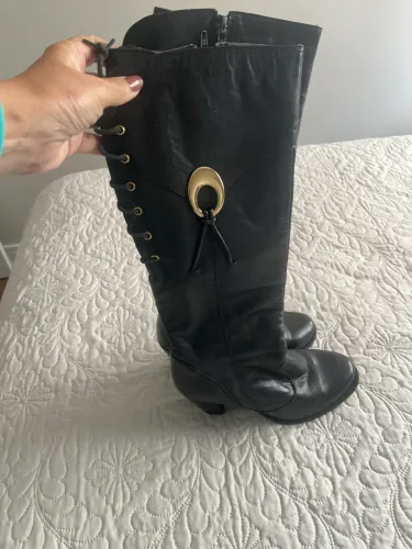 Bota Cano Longo Preta tamanho 35 (serve 36)