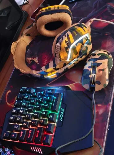 Fone e mouse gamer