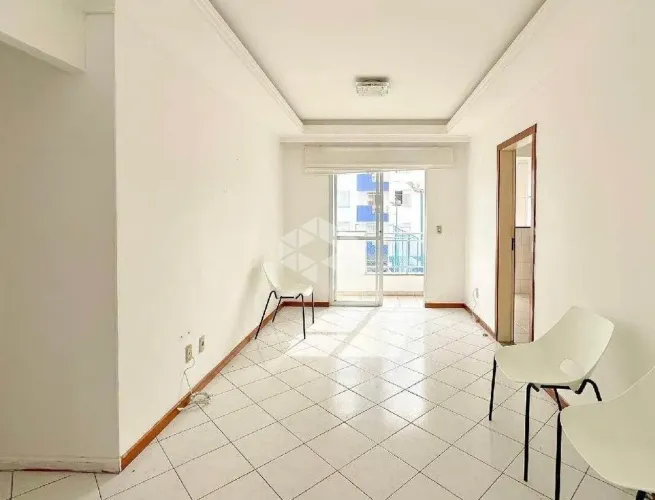 ? APARTAMENTO AMPLO A APENAS 400 METROS DA BEIRA-MAR DE PRAIA COMPRIDA!