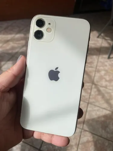 iPhone 11 (para peças)