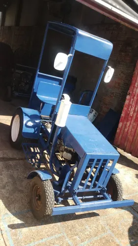 Mini trator agrícola 
