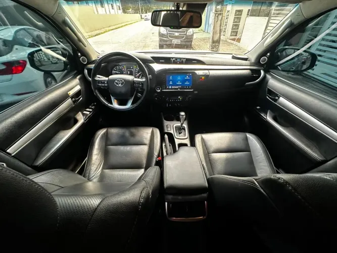 Toyota Hilux SW4 SRX 4X4 2.8 TDI 16V Dies. Aut. 2024