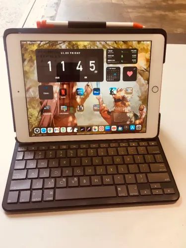 Ipad 6 128Gb Rose Gold + Capa Teclado Logi + Caneta Crayon Logitech