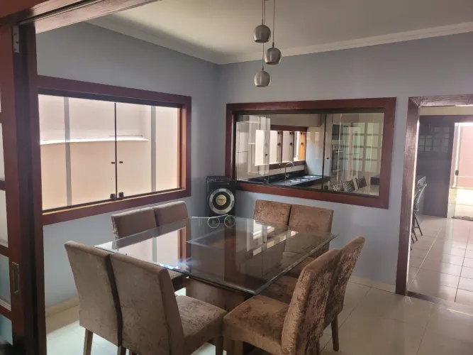 Alugo Casa com Piscina Interlagos
