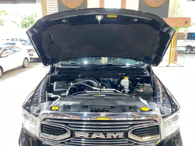 Ram Classic Laramie 5.7 V8 16V Gasolina 4X4 Aut. 2023