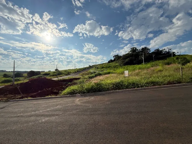TERRENO À VENDA NO JD. NAPOLI EM APUCARANA.