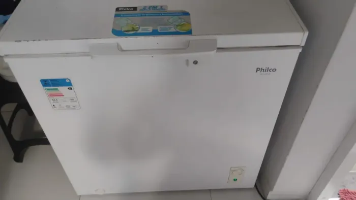 Vende-se uma freezer