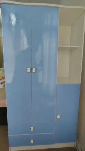 Armário e cômoda azul para bebê mais berço com colchão, somente essa semana por 500 reais