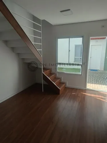 Casa em Condomínio à Venda em Vargem Grande Paulista-SP: 2 quartos, 2 salas, 2 banheiros,
