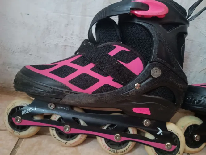 Patins preto com rosa