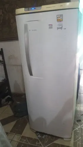Geladeira quebra galhao gelando bem