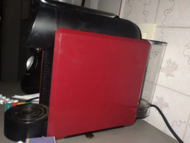 Cafeteira delta q ( VENDO OU TROCO POR OUTRA CAFETEIRA)