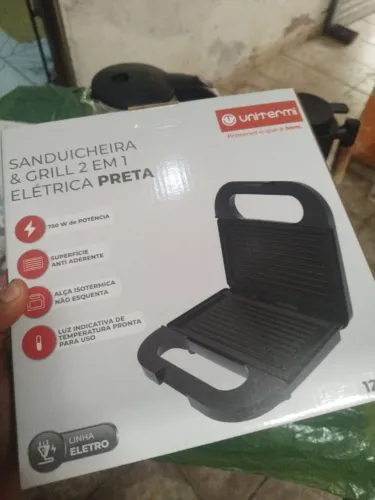 Sanduícheira e Gril 2em1 preta