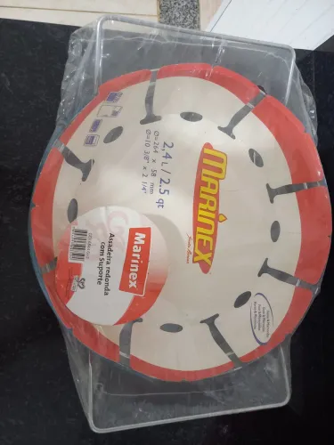 Assadeira Redonda Marinex 2,4 Litros com Suporte Metálico - Nova na Embalagem