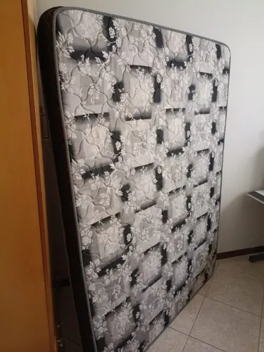 Colchão Semi Novo Celuplás (Casal) - Excelente Estado!